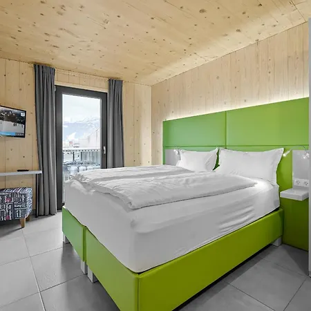 מלון דירות Zell Am 4*