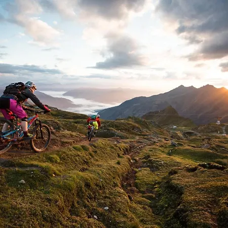 アパートホテル Zell Am 4*