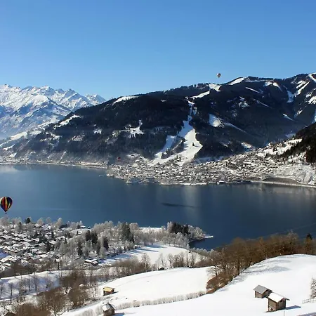 Zell Am アパートホテル