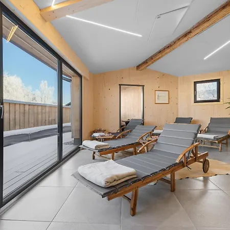 Ξενοδοχείο με διαμερίσματα Zell Am 4*