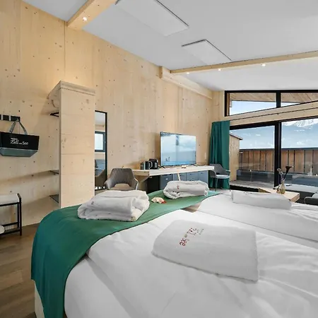 Zell Am アパートホテル 4*